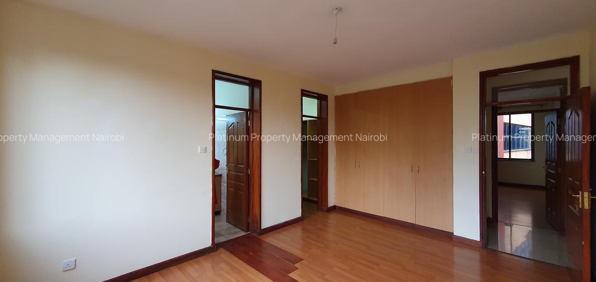 4 Bed Apartment with En Suite in Parklands - 14