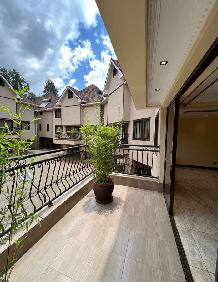 5 Bed Townhouse with En Suite in Lavington - 2