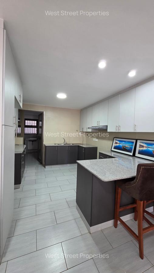 3 Bed Apartment with En Suite in Lavington - 4