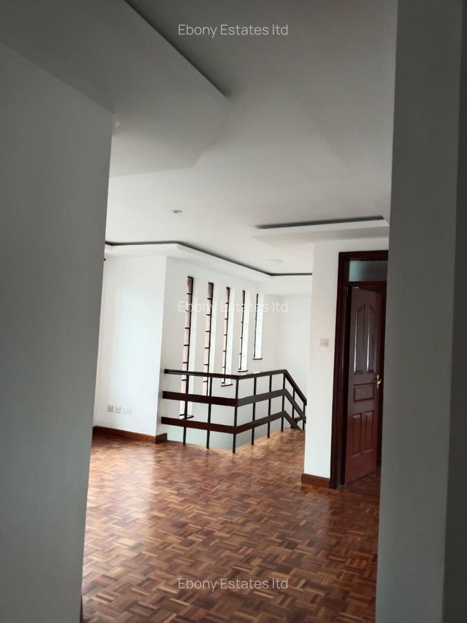 4 Bed Townhouse with En Suite in Lavington - 3