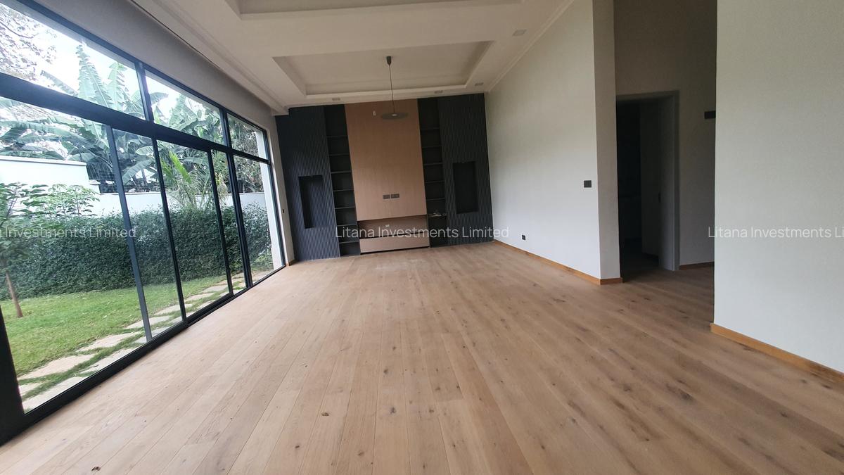 5 Bed Townhouse with En Suite in Lavington - 12