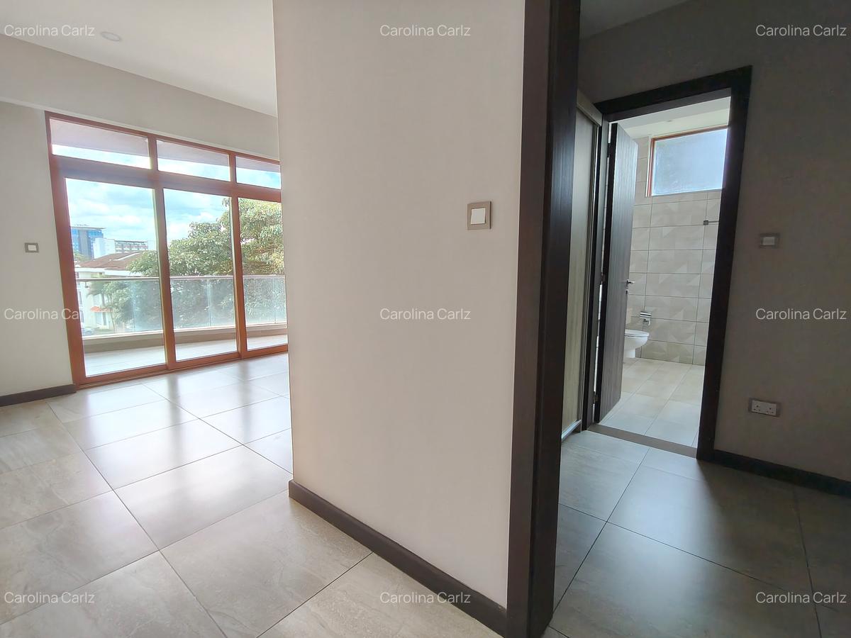 3 Bed Apartment with En Suite in Westlands Area - 15