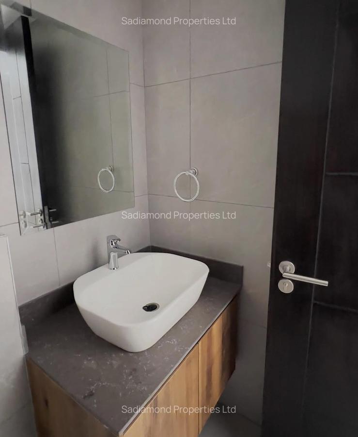 2 Bed Apartment with En Suite in General Mathenge - 4