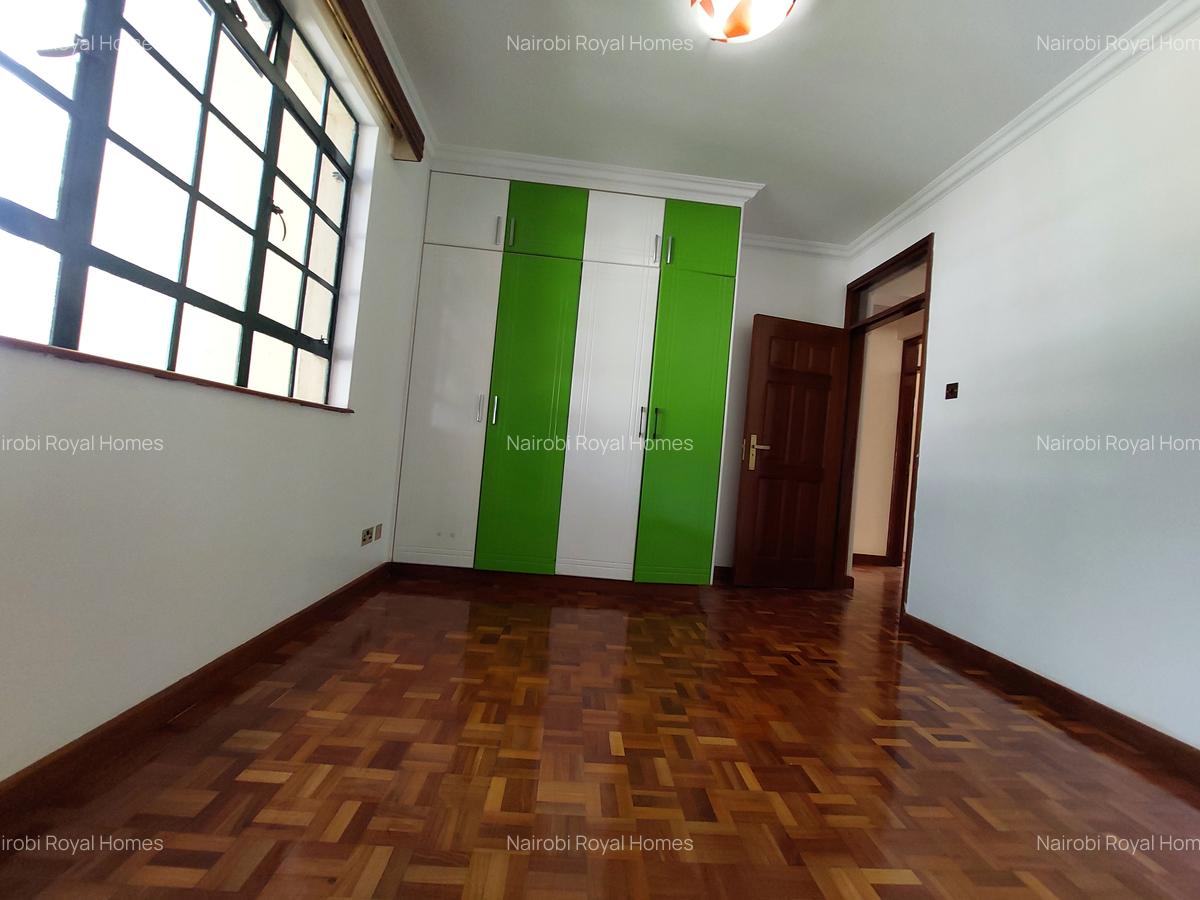 3 Bed Apartment with En Suite at Oak Wood - 10