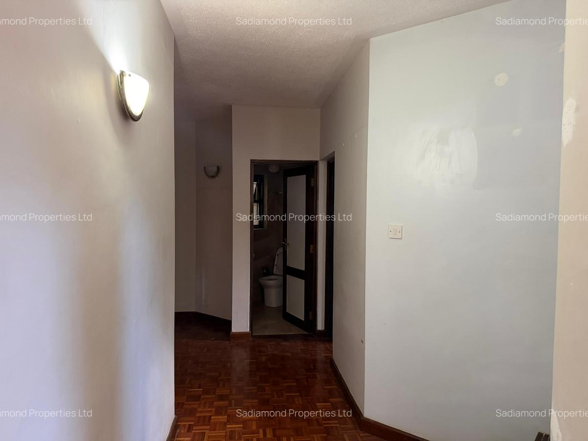 4 Bed House with En Suite in Riverside - 8