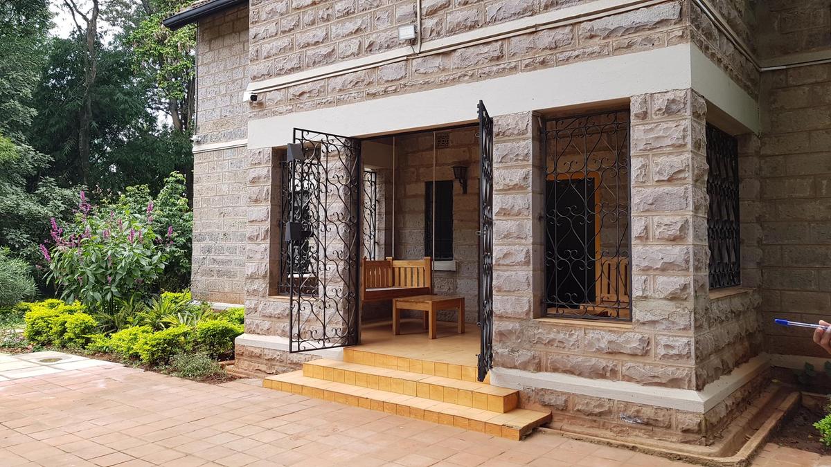 Office in Lavington - 17