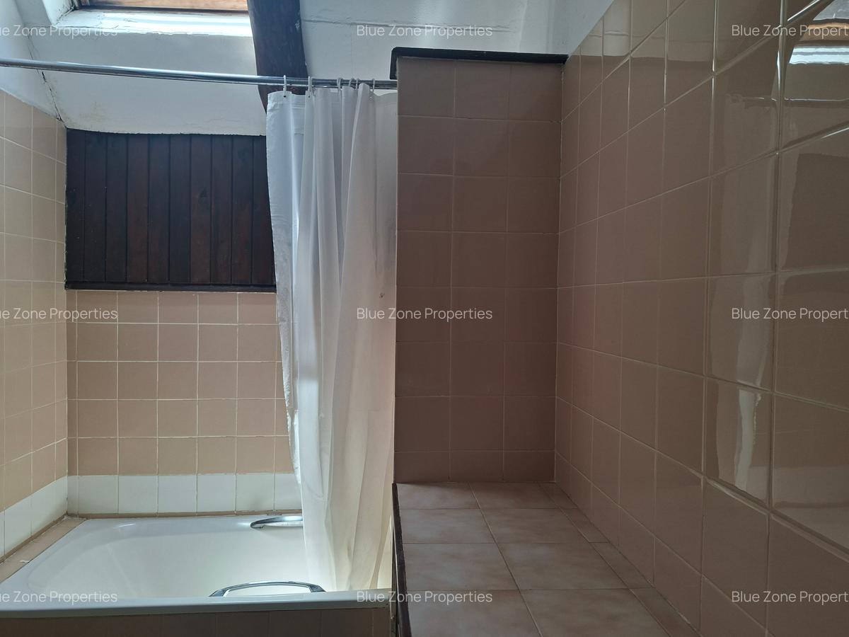 3 Bed House with En Suite at Nyari - 14