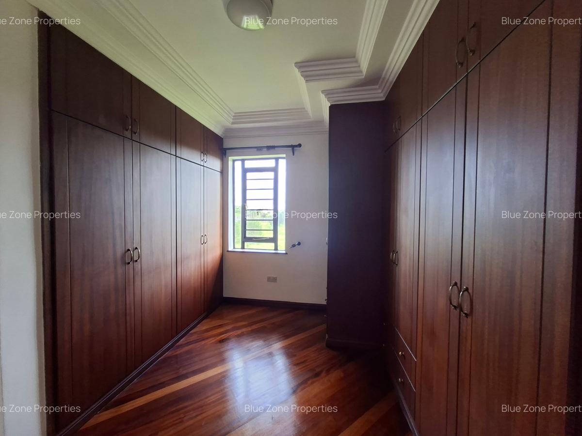 4 Bed Townhouse with En Suite at Close To Braeburn School - 17