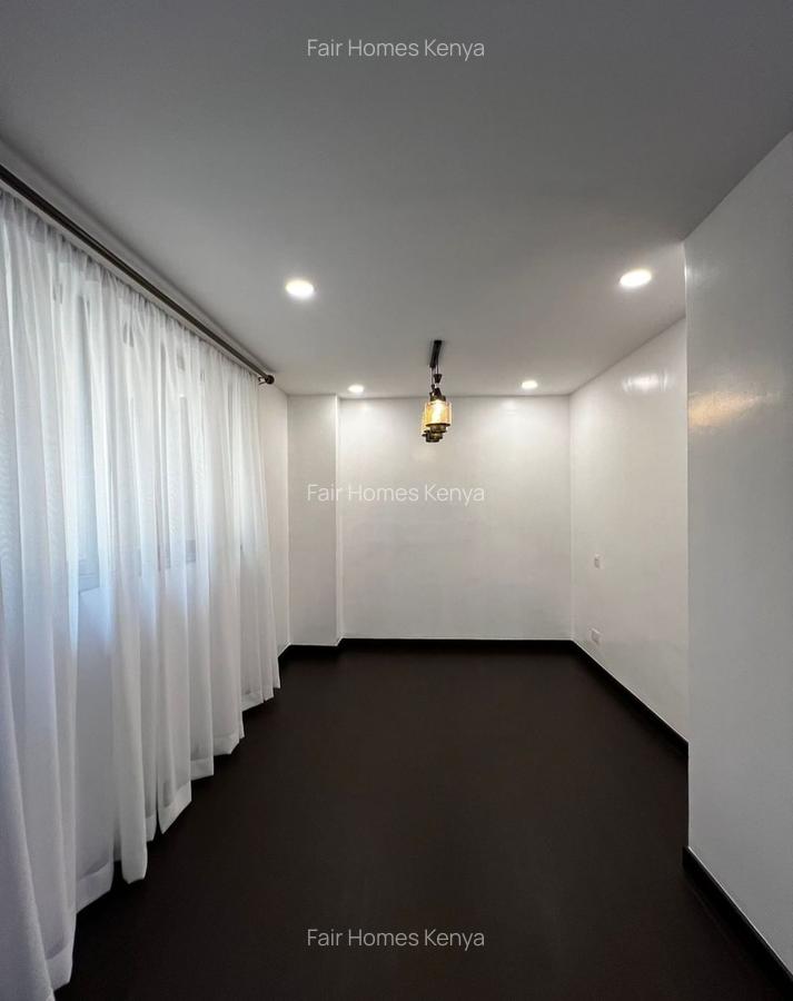 4 Bed Apartment with En Suite at Valley Arcade - 7