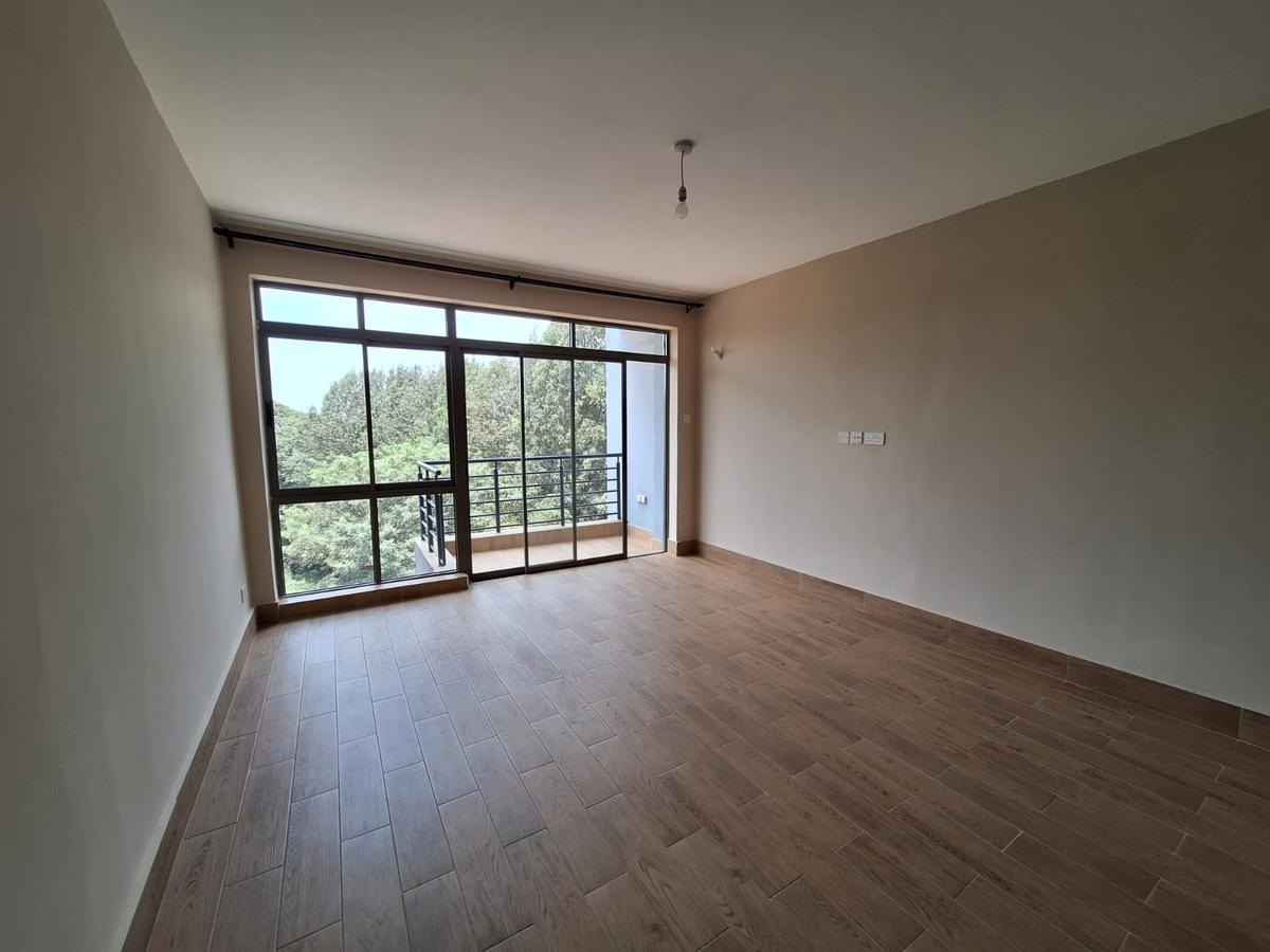 3 Bed Apartment with En Suite at Near Isk - 1