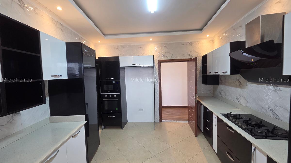 Serviced 3 Bed Apartment with En Suite in Kileleshwa - 5
