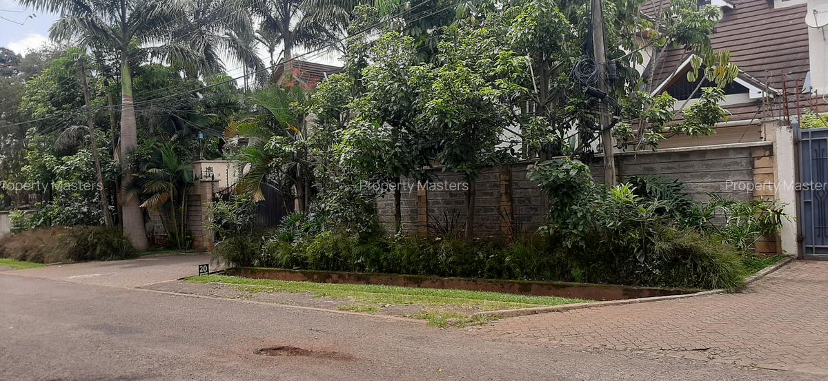 5 Bed Villa with En Suite at Lavington - 5