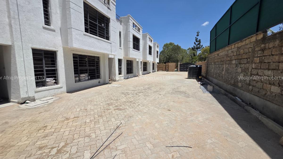 4 Bed Townhouse with En Suite in Ngong - 2