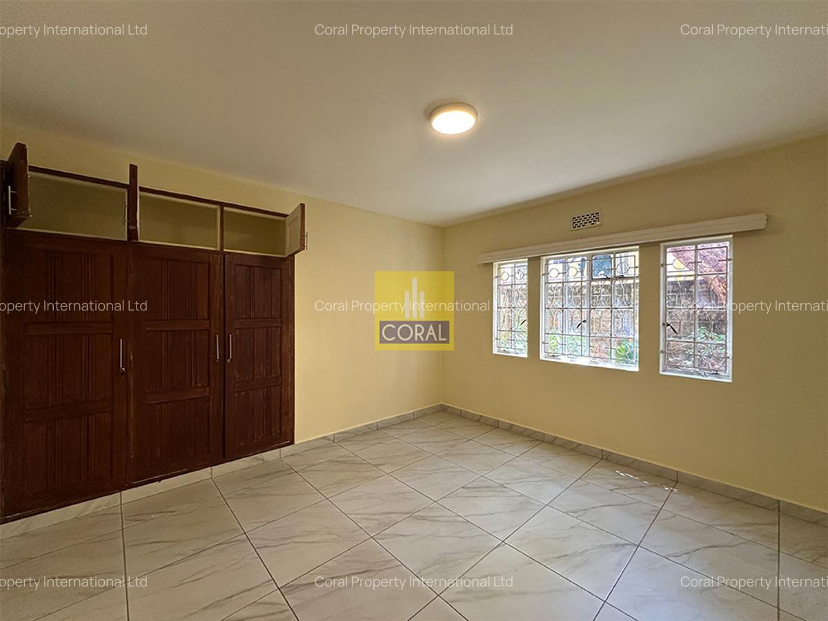2 Bed Apartment in Parklands - 10