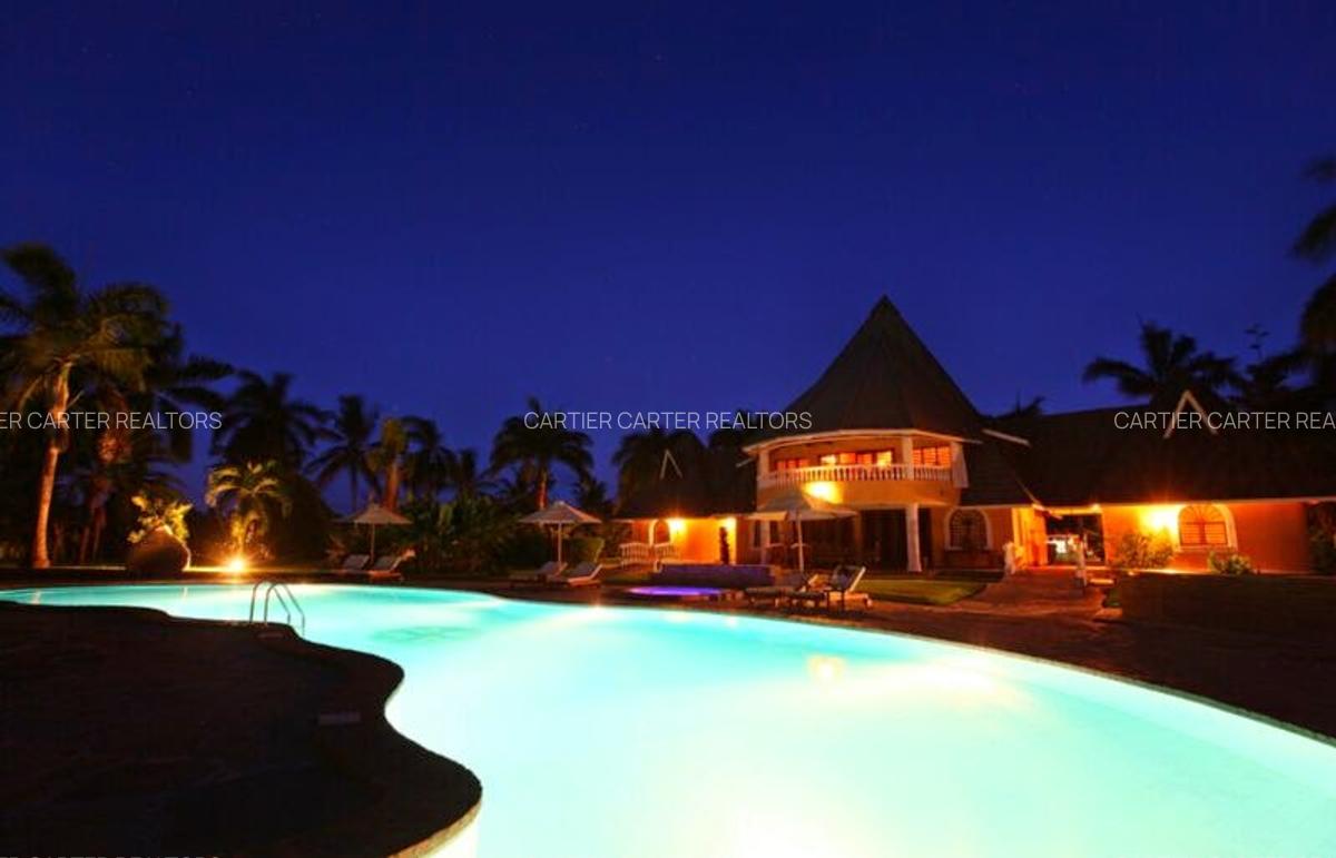 6 Bed Villa with Swimming Pool in Diani - 9