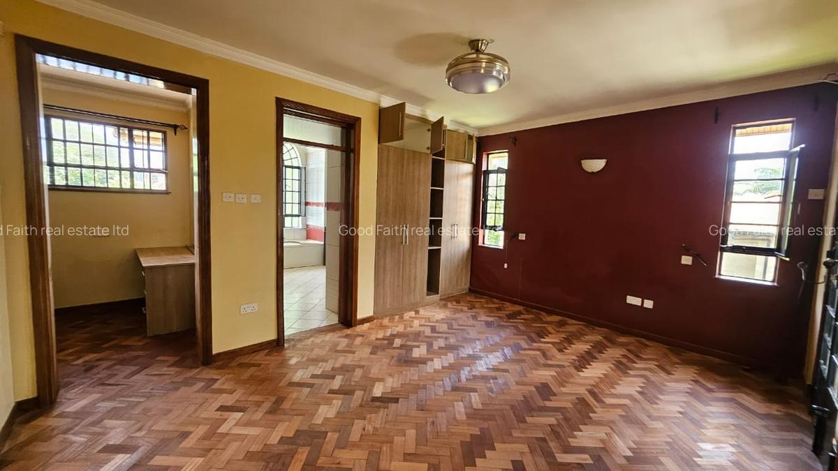 5 Bed House with En Suite in Runda - 10