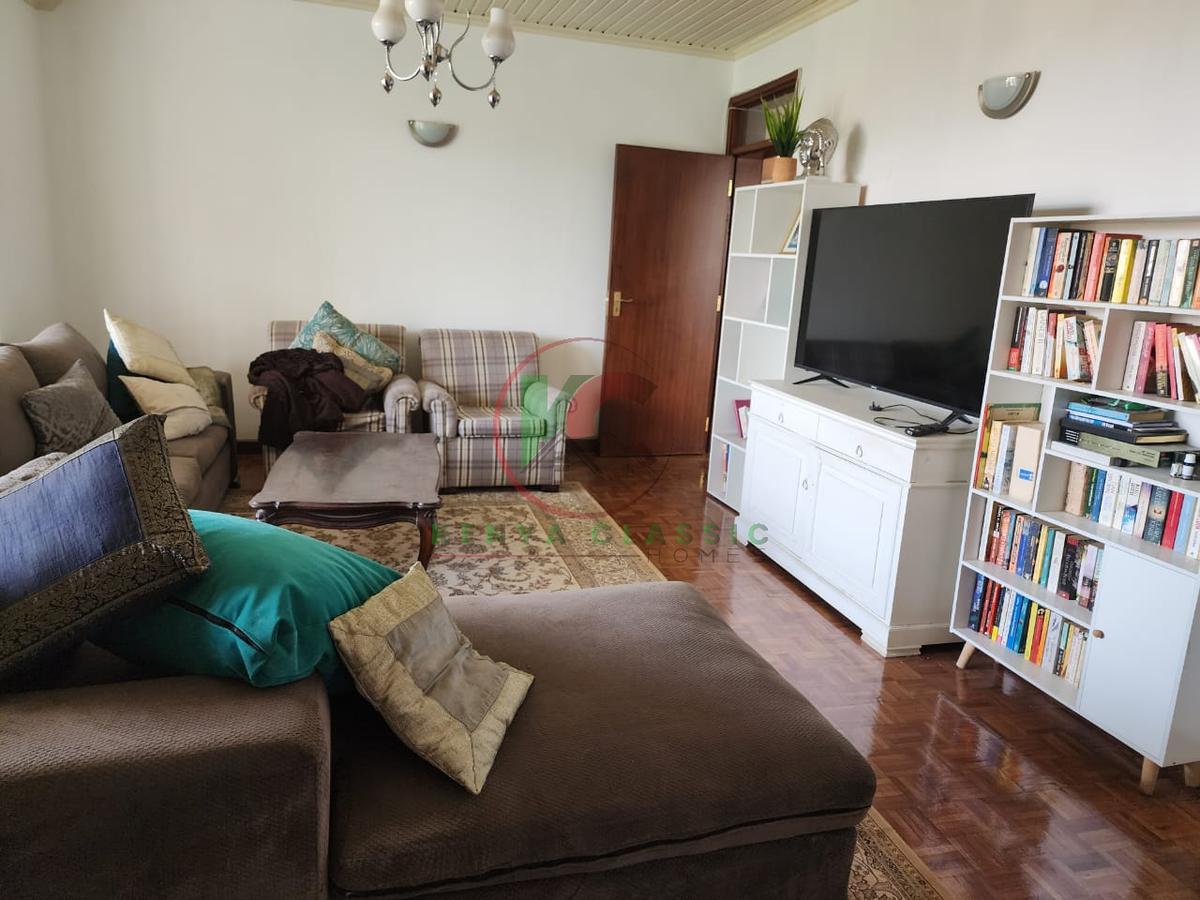 3 Bed Apartment with En Suite in Lavington - 5