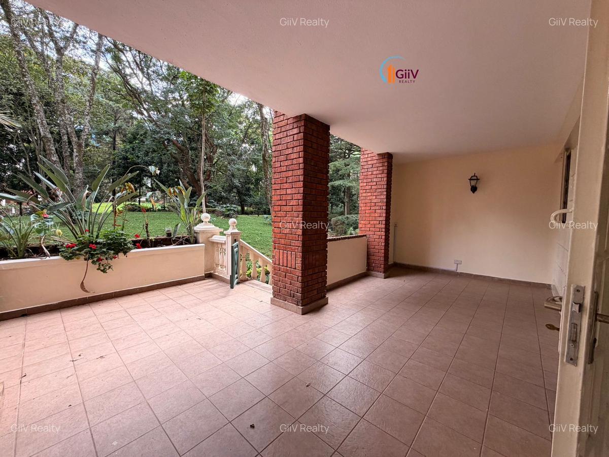 4 Bed Apartment with En Suite in Riverside - 5