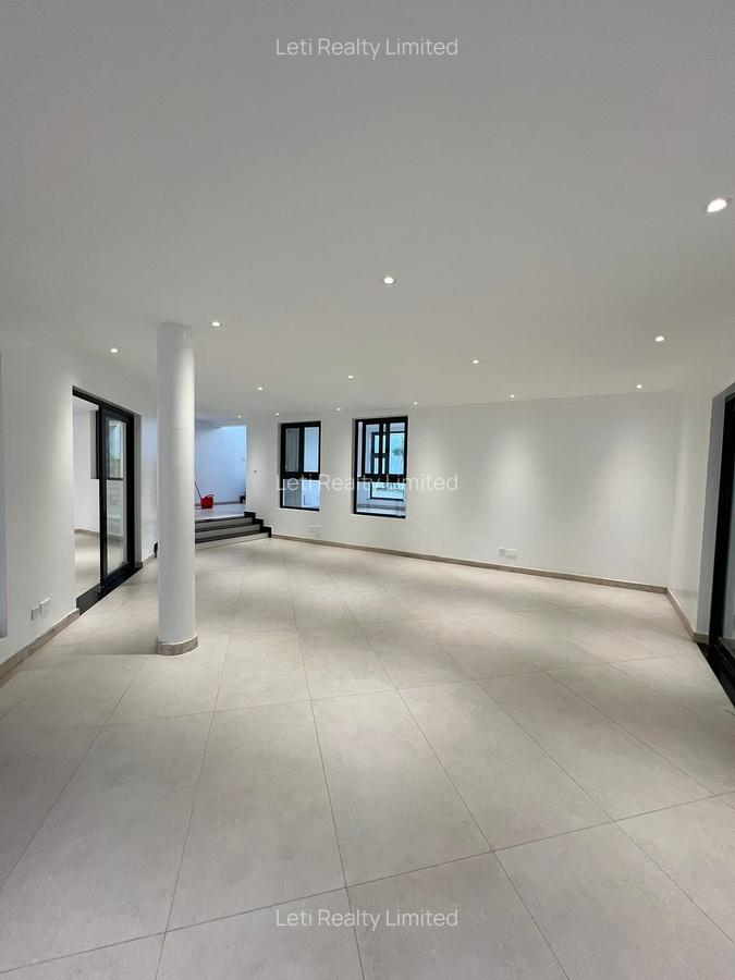 6 Bed House with En Suite in Runda - 9