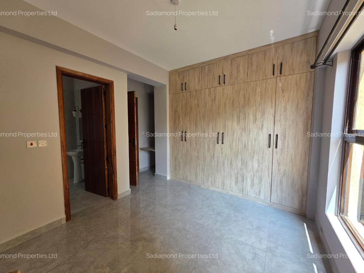 2 Bed Apartment with En Suite in Brookside - 3