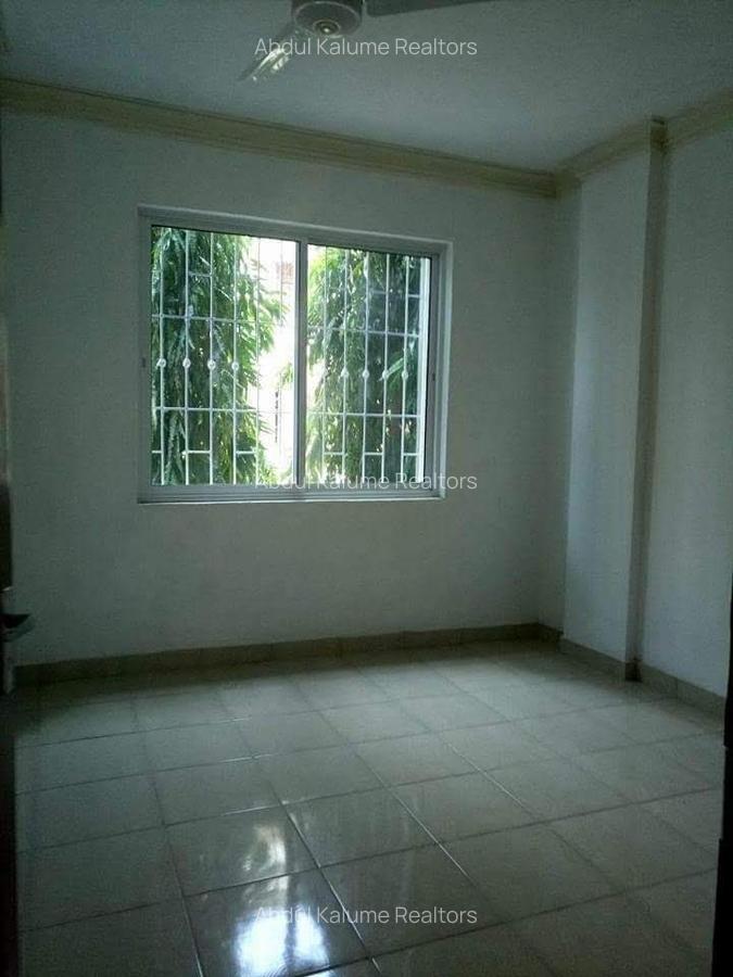 Serviced 2 Bed Apartment with En Suite at Bamburi - 8
