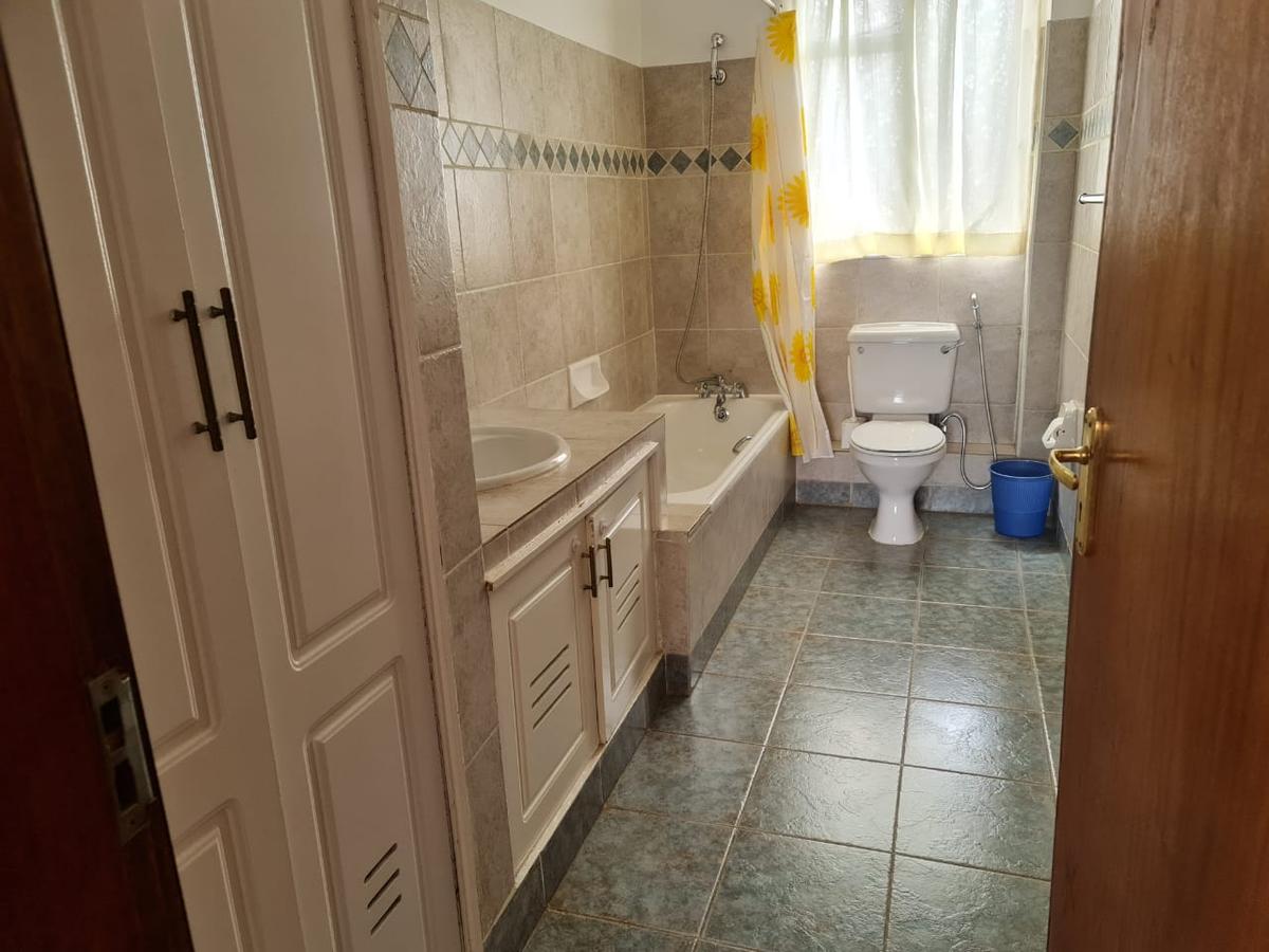 3 Bed Apartment with Swimming Pool in Kilimani - 11