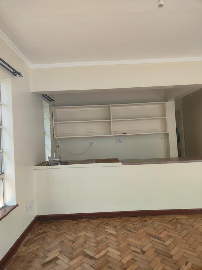 2 Bed House with En Suite at Comboni - 2