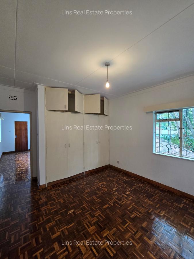 4 Bed Townhouse with En Suite in Lavington - 9