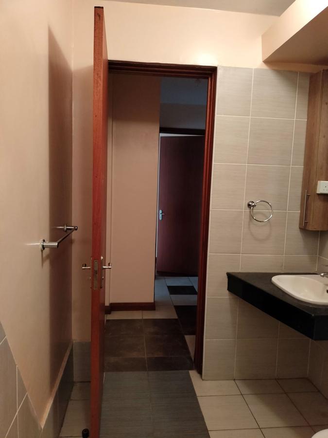 3 Bed Apartment with En Suite in Westlands Area - 10