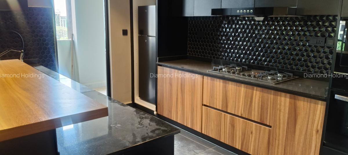 Serviced 3 Bed Apartment with En Suite at Brookside - 9