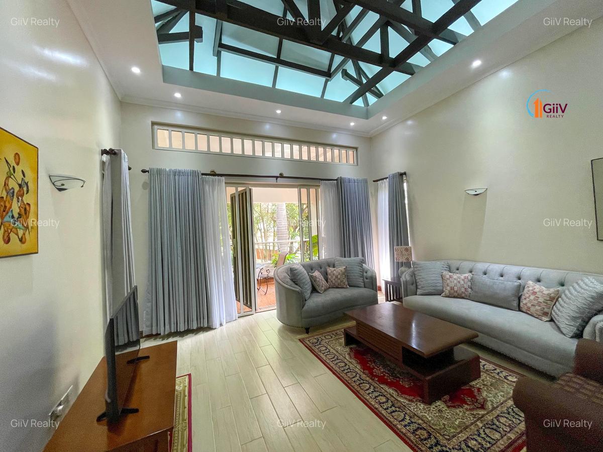 Serviced 2 Bed Apartment with En Suite in Runda - 3