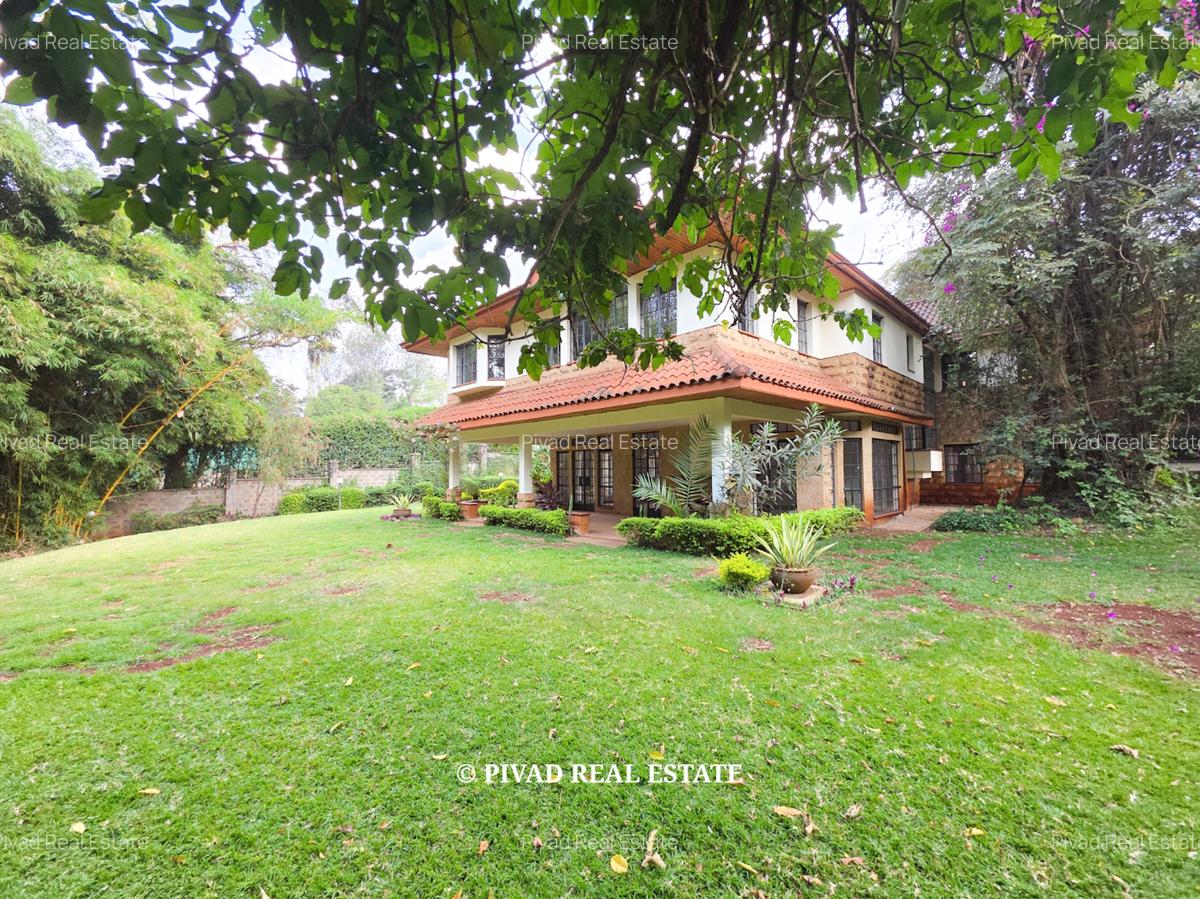 5 Bed House with Swimming Pool in Rosslyn - 6