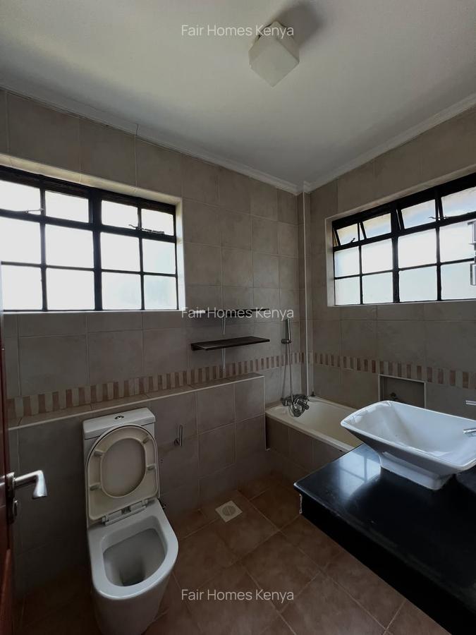 5 Bed Townhouse with En Suite at James Gichuru - 15