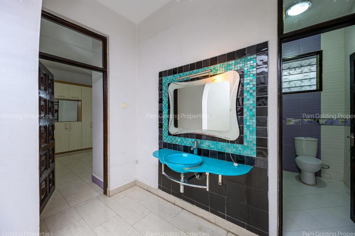 4 Bed Apartment with En Suite at Nyere Avenue - 7