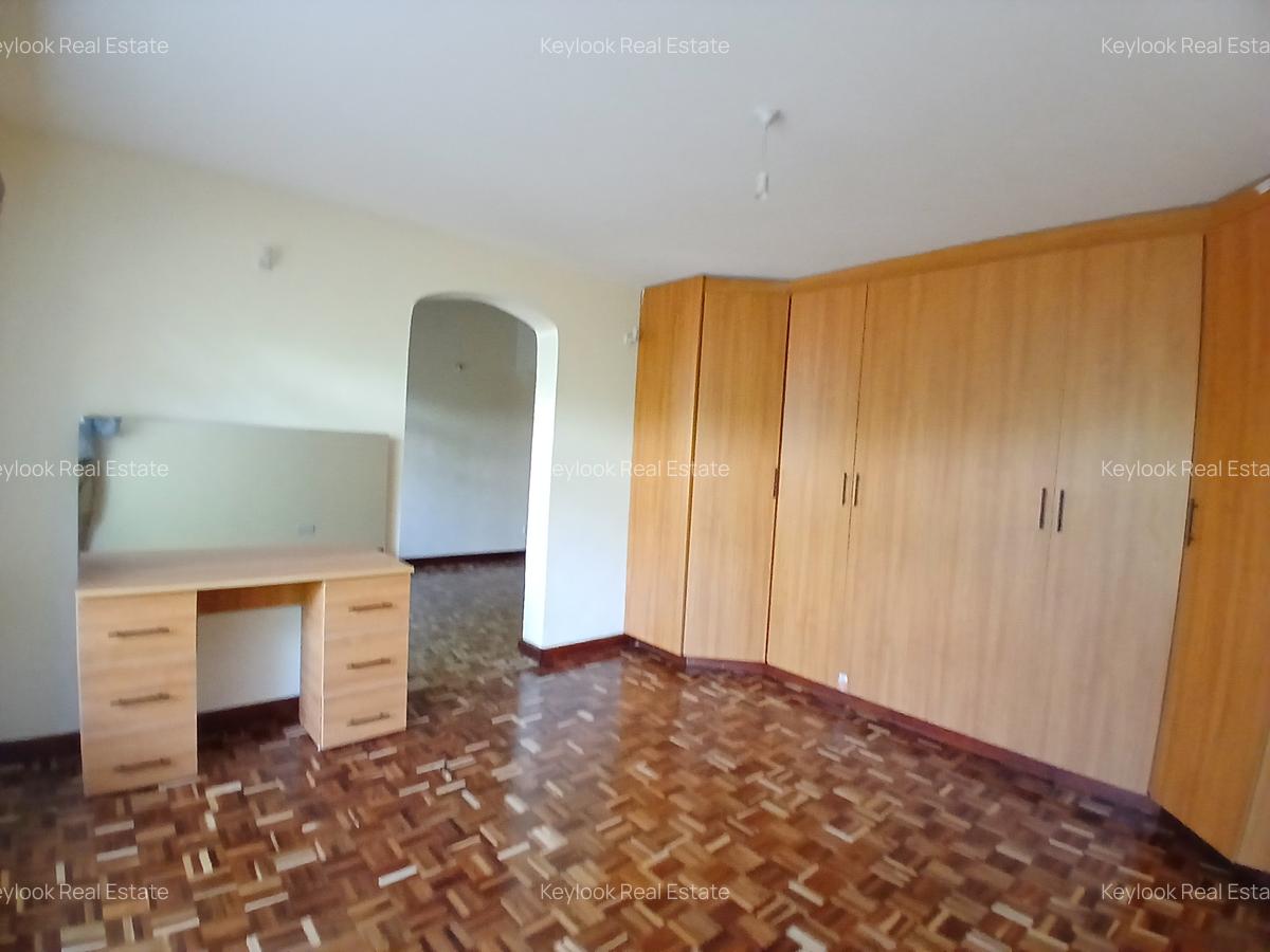 4 Bed Townhouse with En Suite at Lavington Green - 16