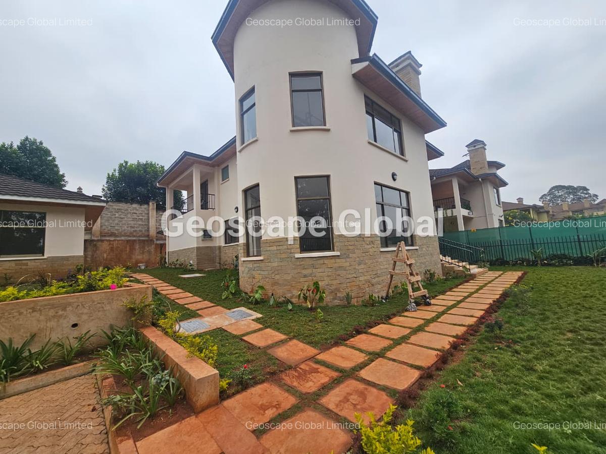 5 Bed House with En Suite in Spring Valley - 3