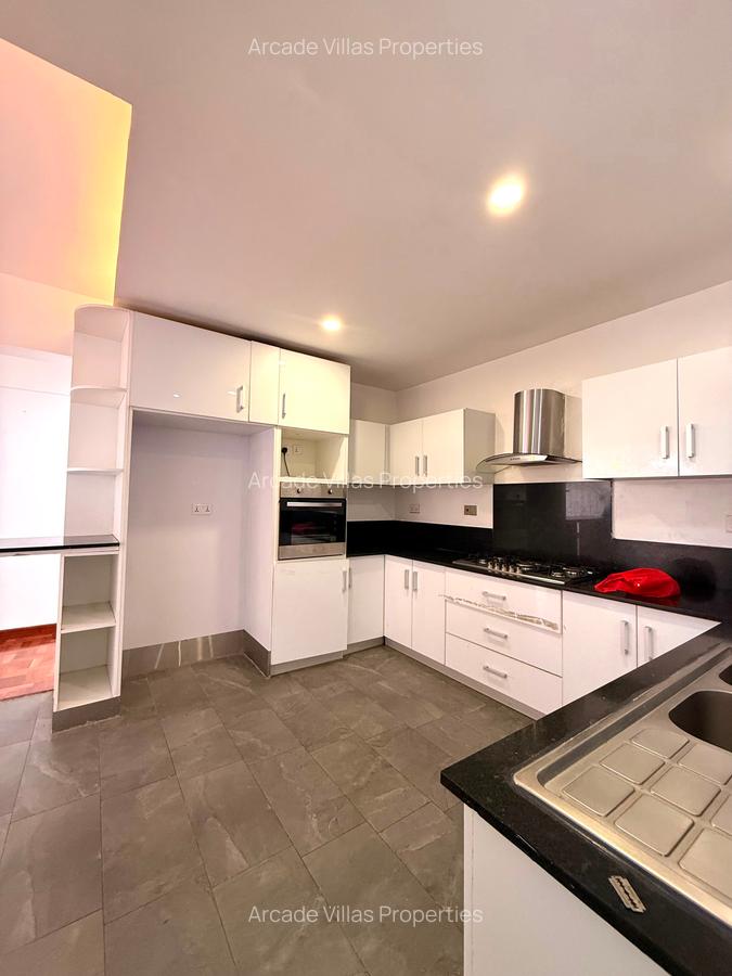 3 Bed Apartment with En Suite in Kileleshwa - 10