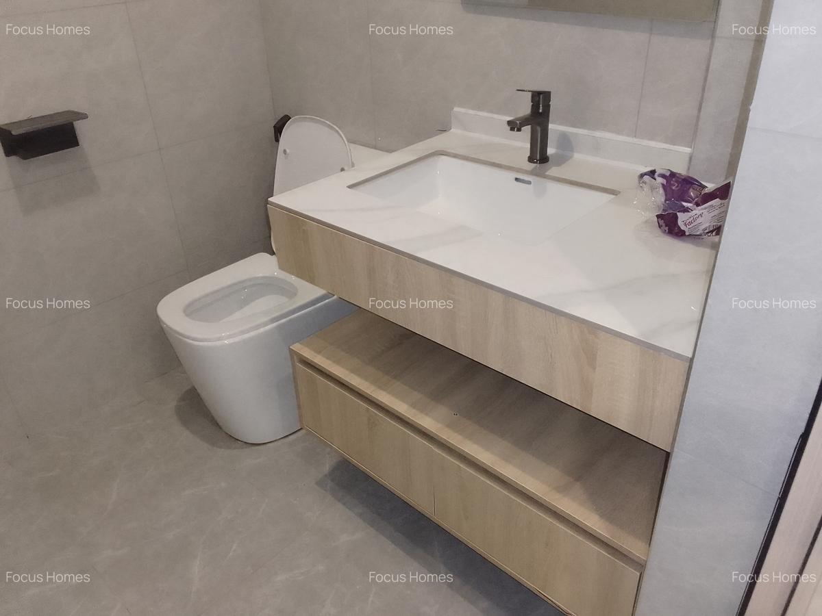 3 Bed Apartment with En Suite in Riverside - 15