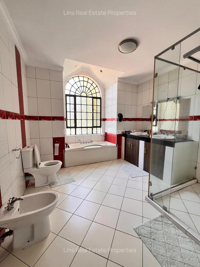5 Bed Townhouse with En Suite in Runda - 8