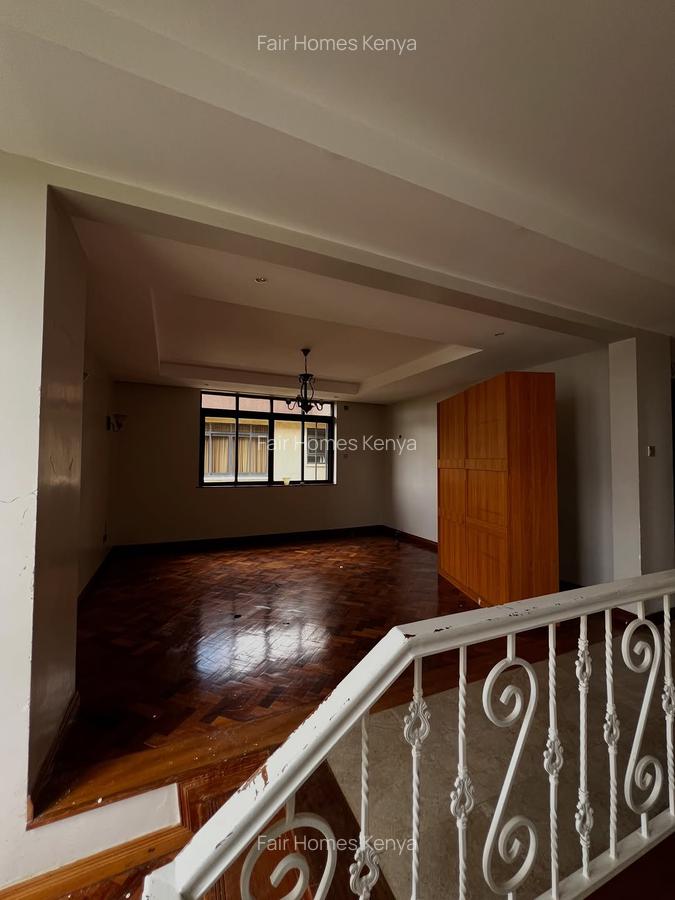4 Bed Apartment with En Suite at Riverside Drive - 15