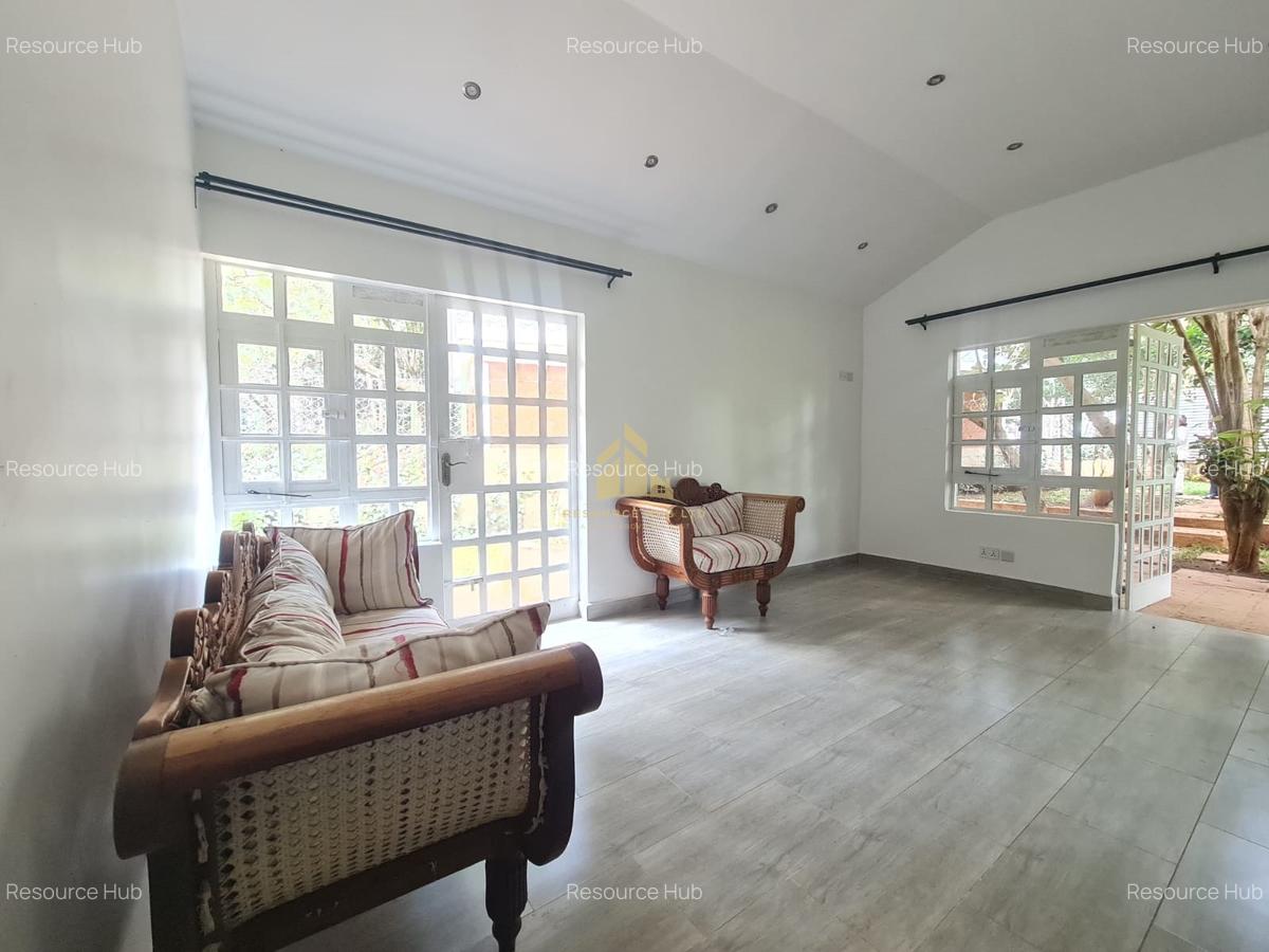 1 Bed House with En Suite at Karen - 3