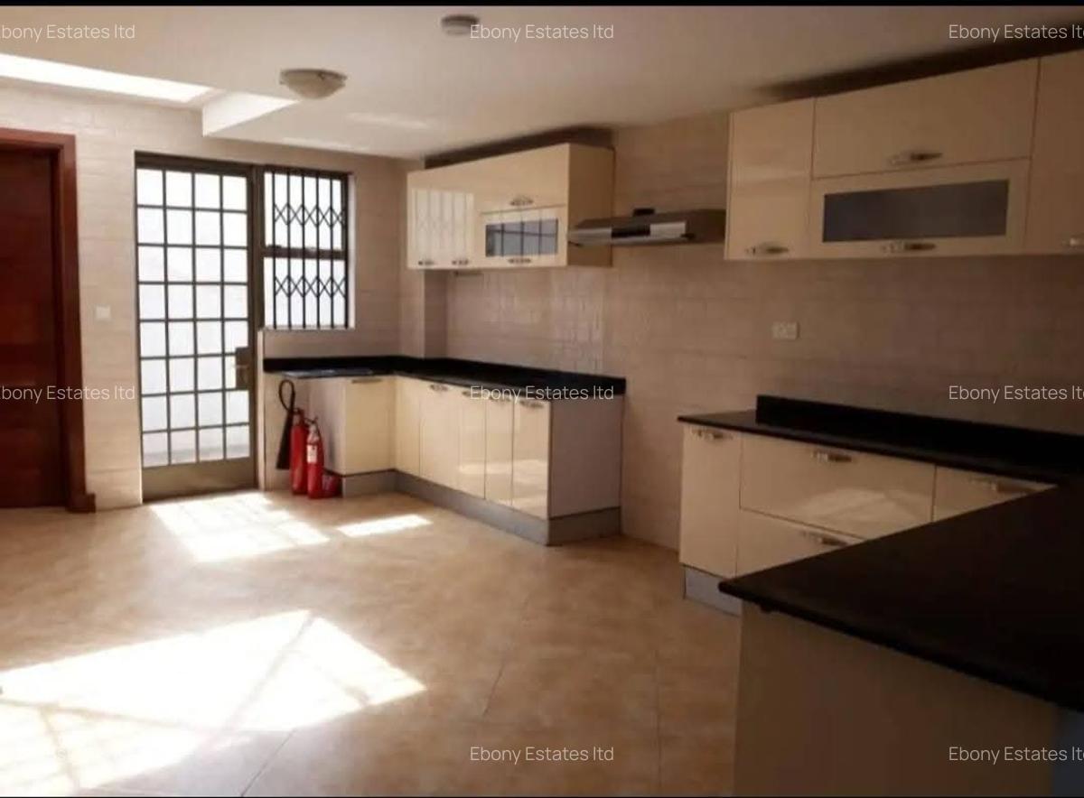 6 Bed Townhouse with En Suite in Lavington - 5