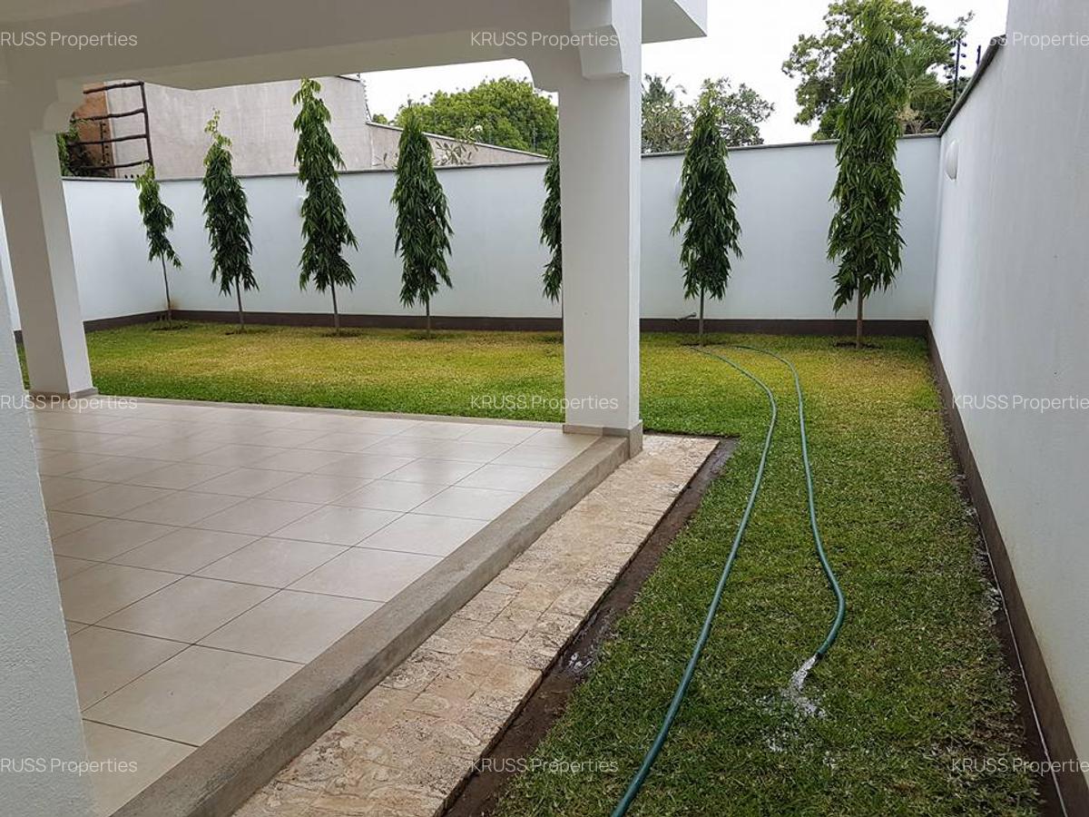 4 Bed Villa with En Suite at Hr2353 - 10