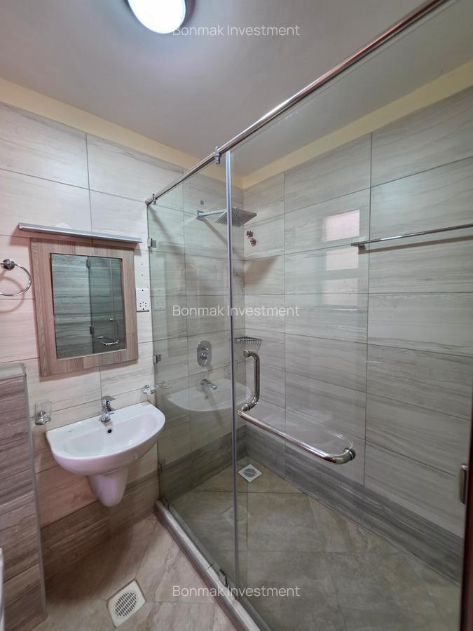 5 Bed Townhouse with En Suite at Lavington Green - 19