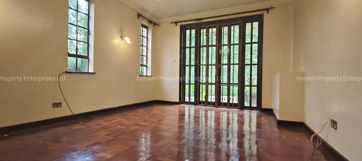 4 Bed Townhouse with En Suite in Rosslyn - 16