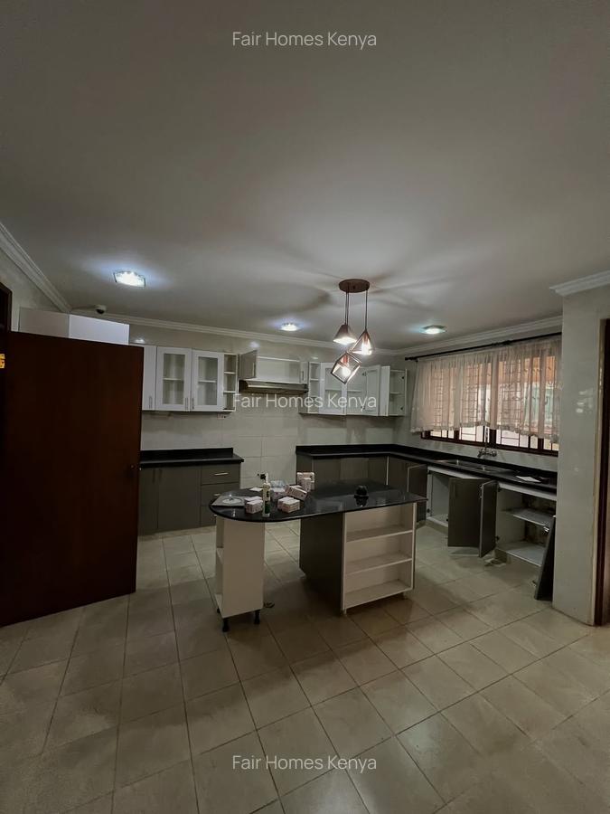 5 Bed Townhouse with En Suite at Amboseli Lane - 10