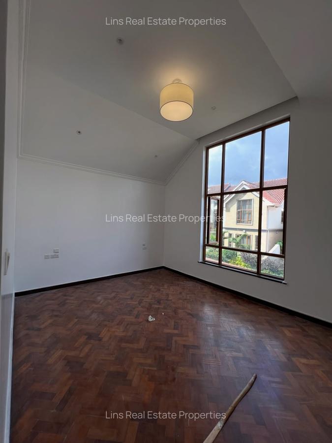 5 Bed Townhouse with En Suite in Lavington - 14