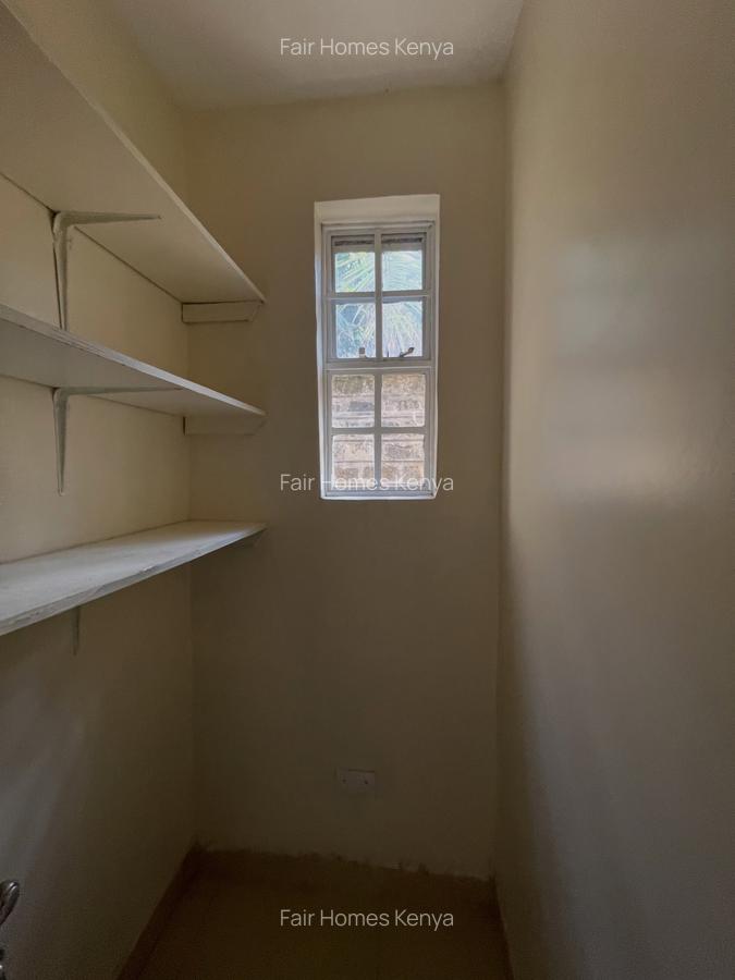 5 Bed Townhouse with En Suite at Lavington Green - 3