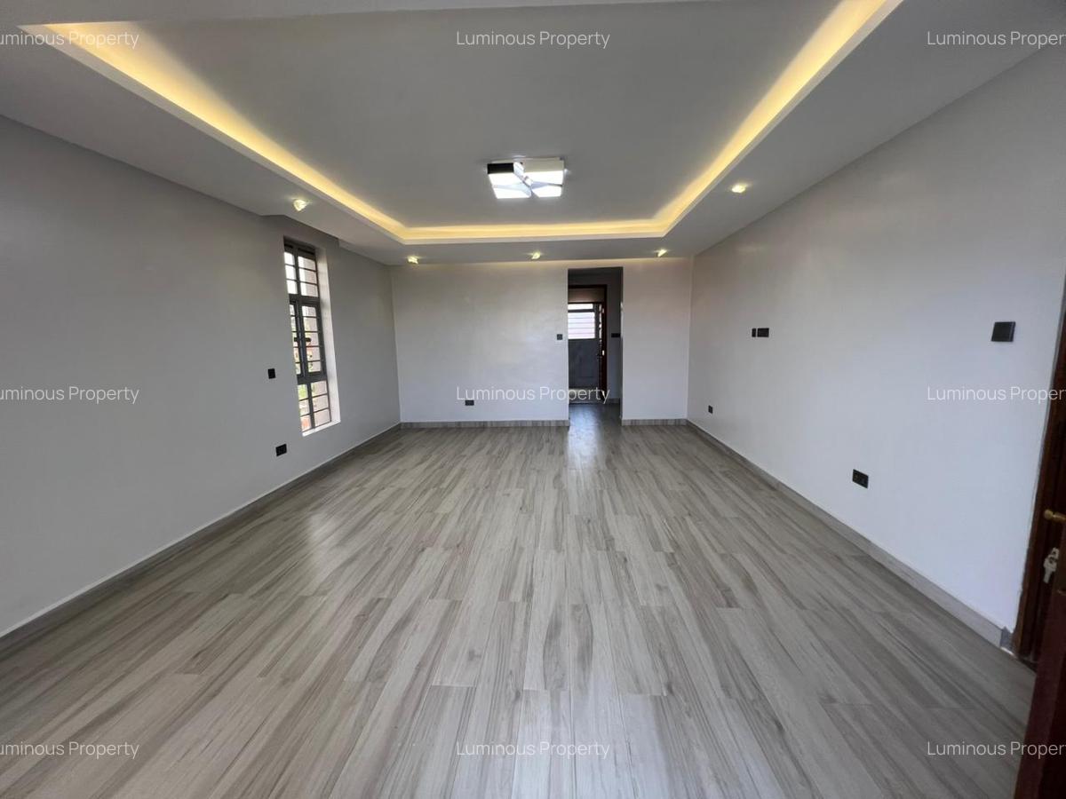 4 Bed House with En Suite at Membley - 4