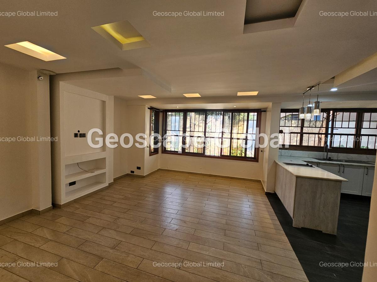 4 Bed Apartment with En Suite in Riverside - 4